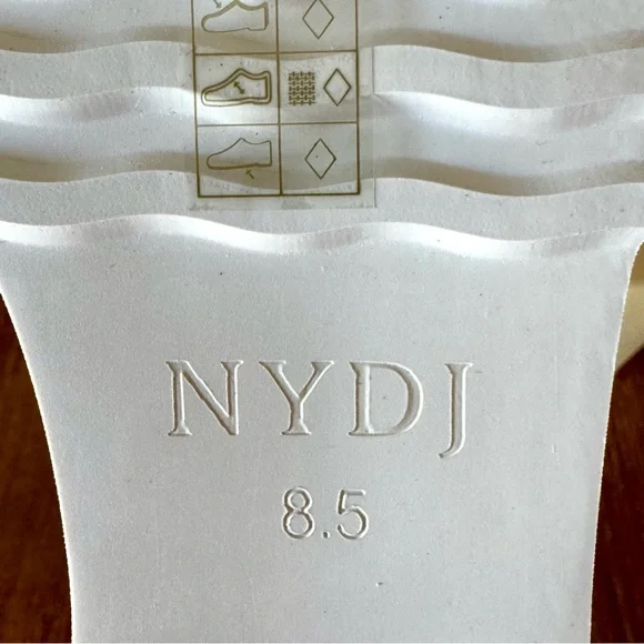 NIB coral red NYDJ Olsen boat shoes 8.5M - Picture 9 of 12